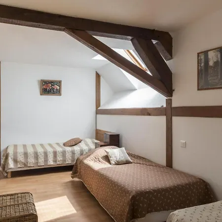 Audes, 6 Pieces, 15 Personnes - Fr-1-489-144 Hotel